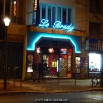 Façade du cinéma Le Brady